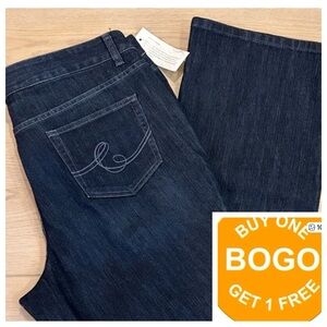 Christoper & Banks Jeans Modern fit, Barely Boot
Size 16 NWT